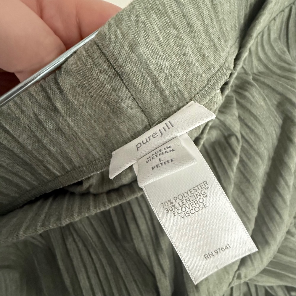 J Jill Pure Jill Pleated Top and Wide Leg Matching Set Sage Green Large Petite - Picture 4 of 12